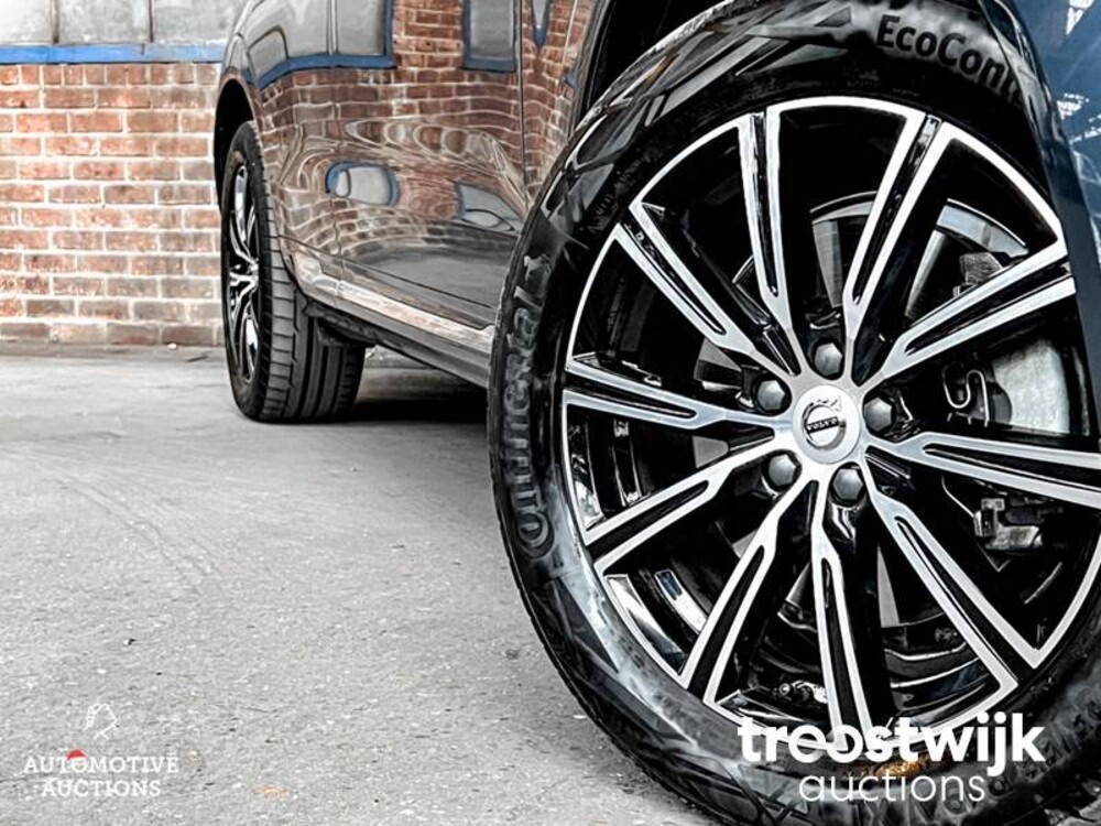 Volvo XC60 2.0 T8 TE AWD Mom. RECHARGE 303 PS 2020, R-973-BX