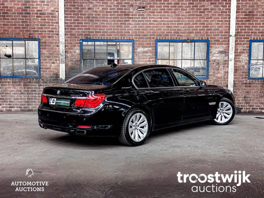 BMW 750 IL Active Hybrid 7er 465 PS 2012