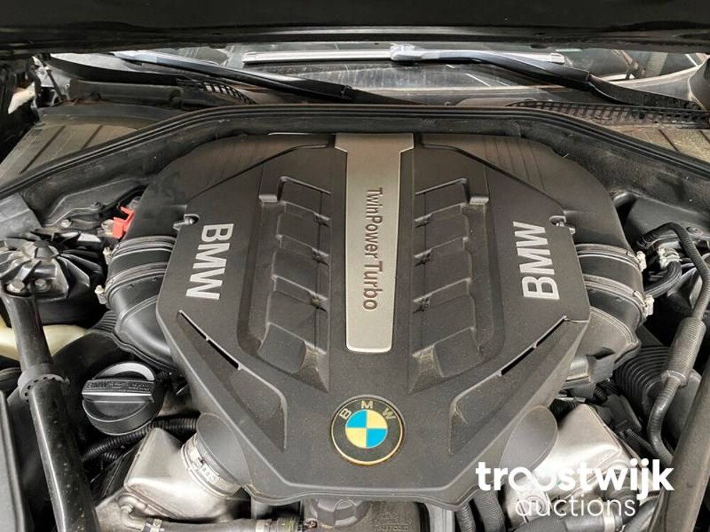 BMW 750 IL Active Hybrid 7er 465 PS 2012