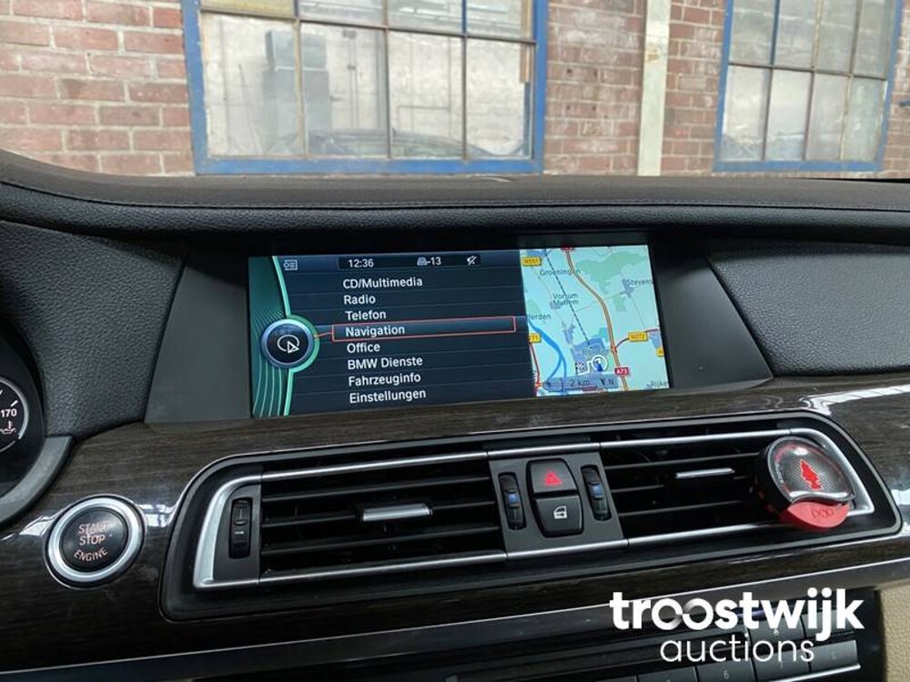 BMW 750 IL Active Hybrid 7er 465 PS 2012