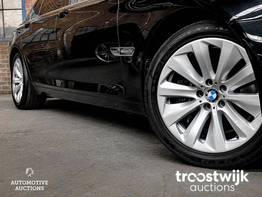BMW 750 IL Active Hybrid 7er 465 PS 2012