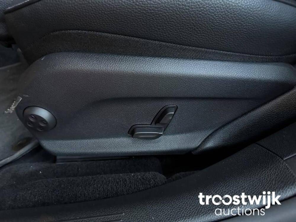 Mercedes-Benz E300e Estate Exclusive E-Klasse 211 PS 2021