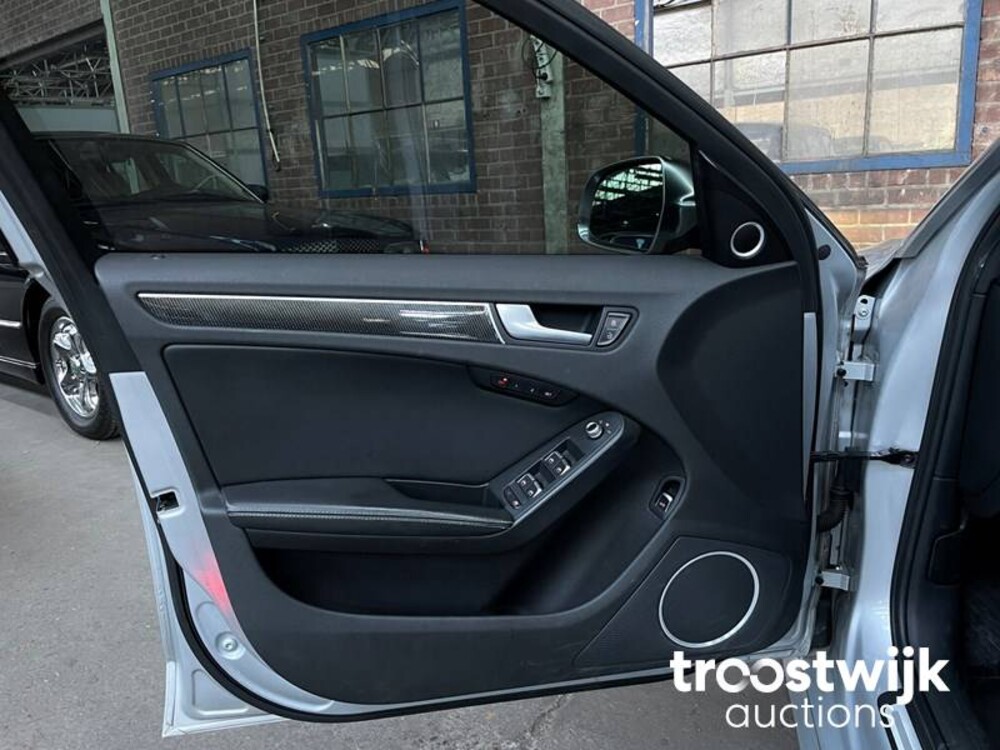 Audi S4 Turbocharged V6 Premium Plus  340PS 2012