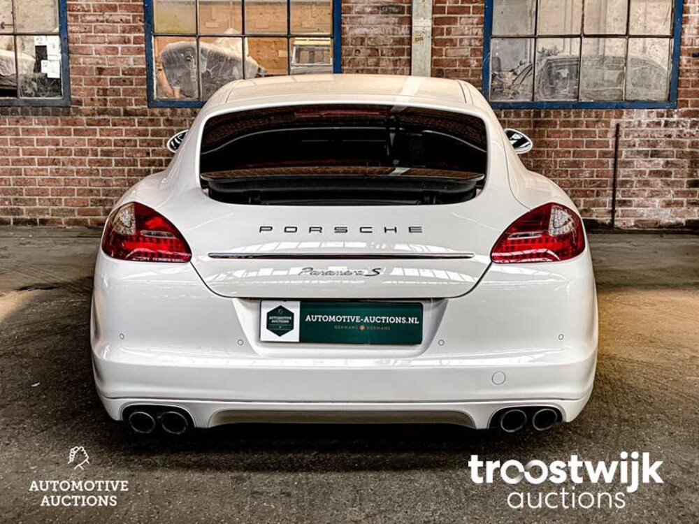Porsche Panamera S 4.8 V8 400PS 2010