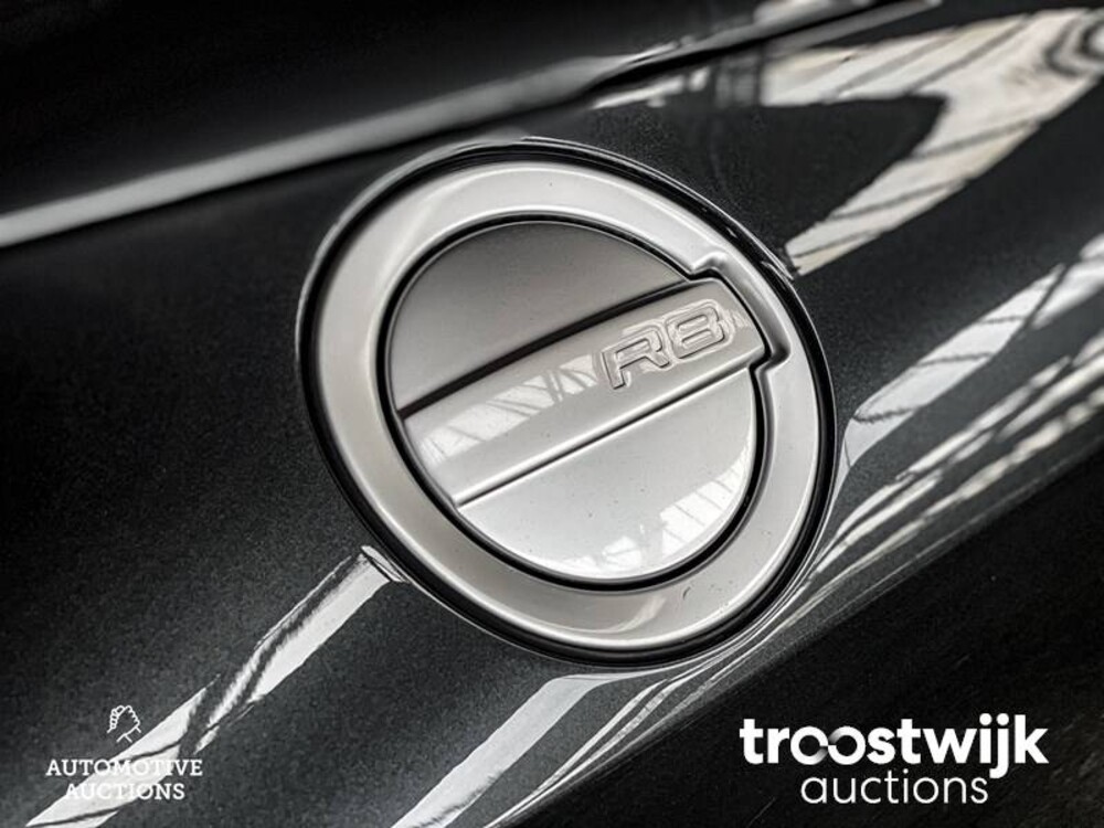 Audi R8 Spyder 5.2 V10 FSI FACELIFT Audi-Exclusive 525PS 2011 Cabriolet, 1-KXH-50