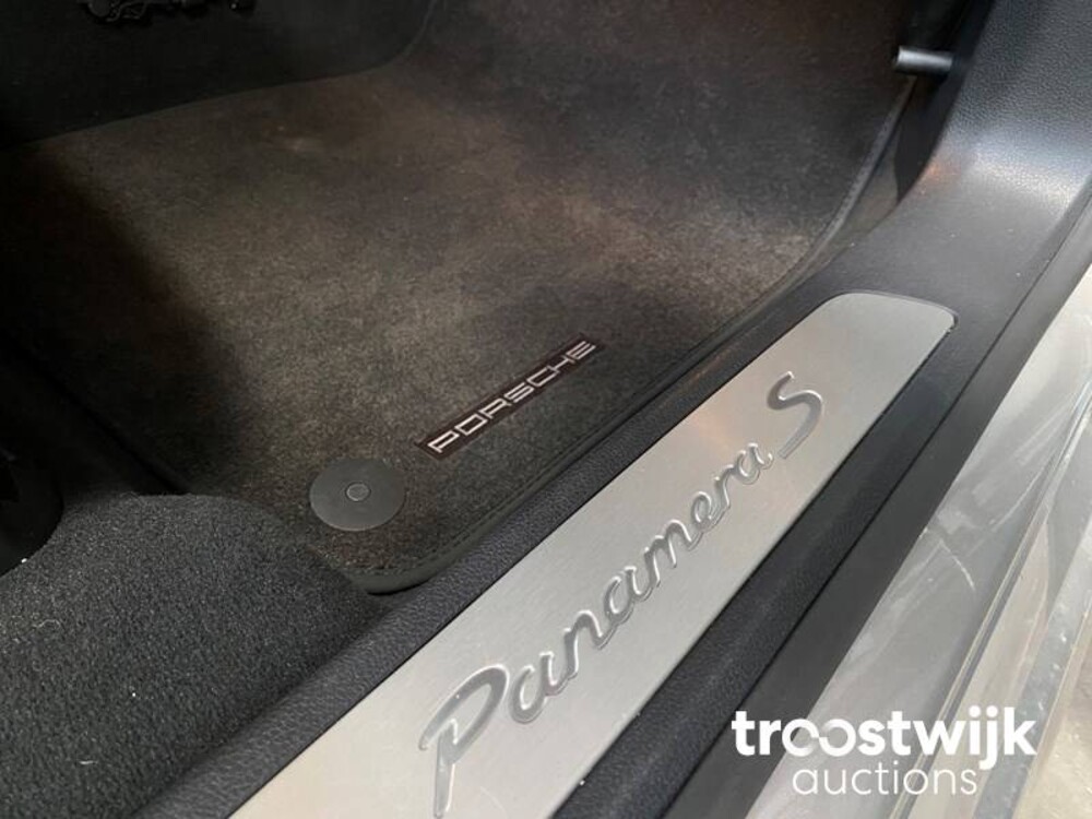 Porsche Panamera S 4.8 V8 400PS 2009