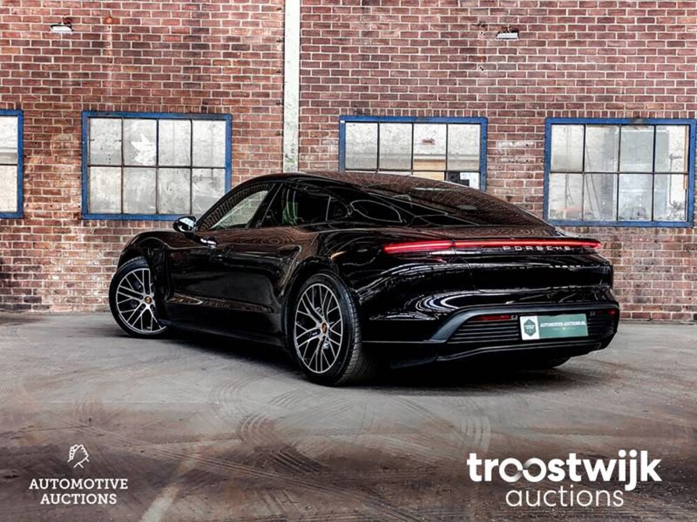 Porsche Taycan PERFORMANCE 84kWh Sport Chrono 381pk 2021 Fabrieksgarantie -Orig. NL-, L-982-RT