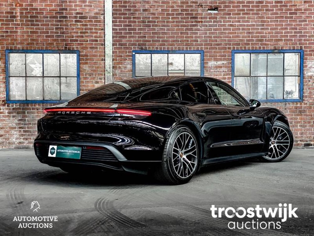 Porsche Taycan PERFORMANCE 84kWh Sport Chrono 381pk 2021 Fabrieksgarantie -Orig. NL-, L-982-RT