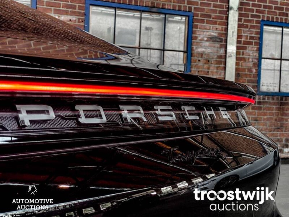 Porsche Taycan PERFORMANCE 84kWh Sport Chrono 381pk 2021 Fabrieksgarantie -Orig. NL-, L-982-RT