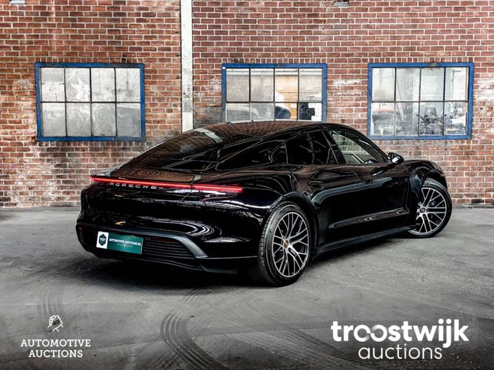 Porsche Taycan PERFORMANCE 84kWh Sport Chrono 381pk 2021 Fabrieksgarantie -Orig. NL-, L-982-RT