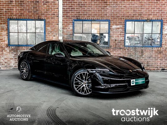 Porsche Taycan PERFORMANCE 84kWh Sport Chrono 381hp 2021 Manufacturer's warranty -Orig. NL-, L-982-RT