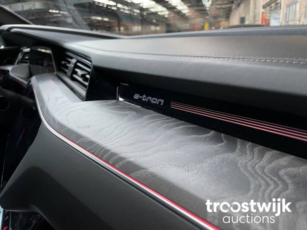 Audi e-tron 55 Sport Quattro Advanced Pro Line Plus 95 kWh 2018, K-877-TV