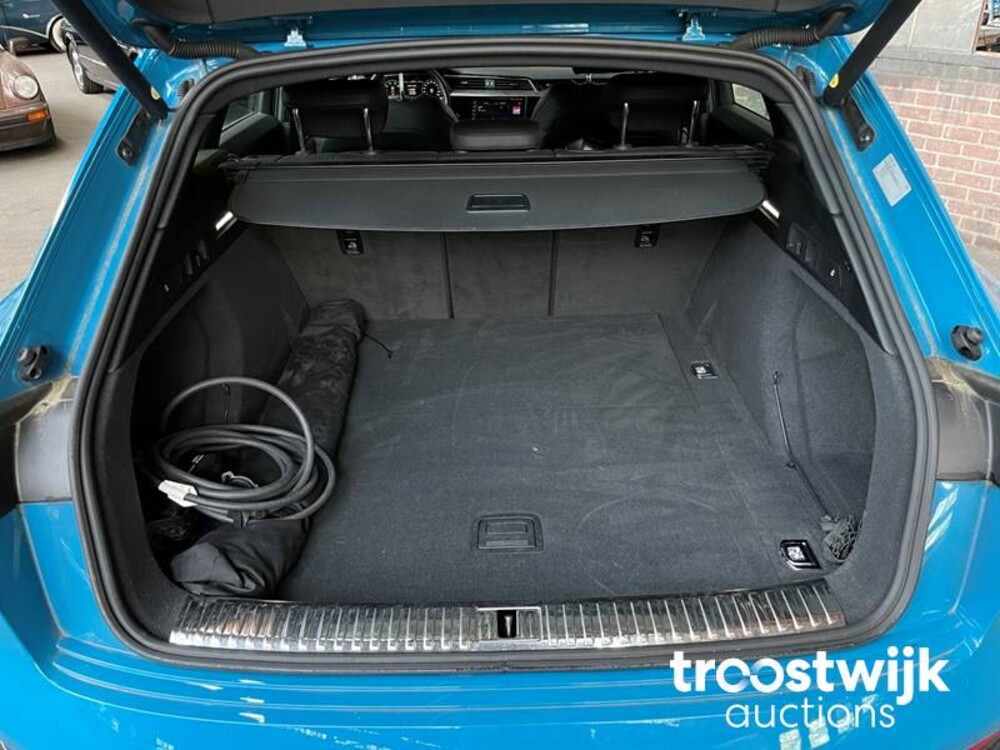 Audi e-tron 55 Sport Quattro Advanced Pro Line Plus 95 kWh 2018, K-877-TV