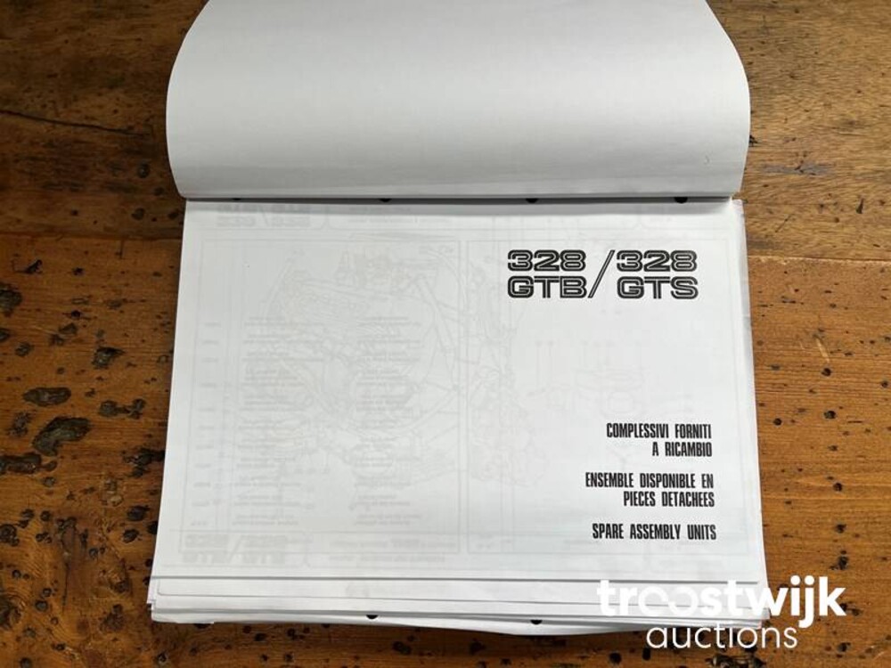 Ferrari 328 GTB 3200 Quattrovalvole 271pk 1989, 04-LXS-1