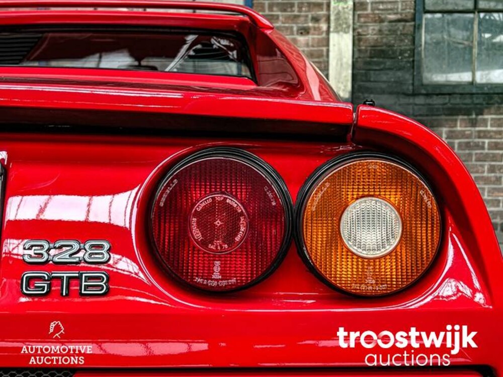 Ferrari 328 GTB 3200 Quattrovalvole 271pk 1989, 04-LXS-1