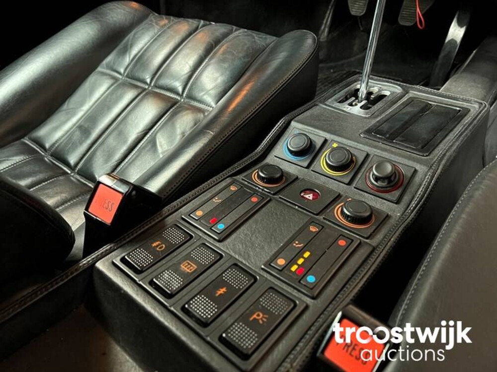 Ferrari 328 GTB 3200 Quattrovalvole 271pk 1989, 04-LXS-1