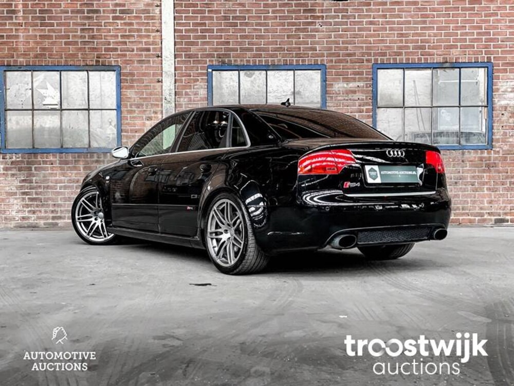 Audi RS4 4.2 V8 Quattro Sedan 420pk 2008
