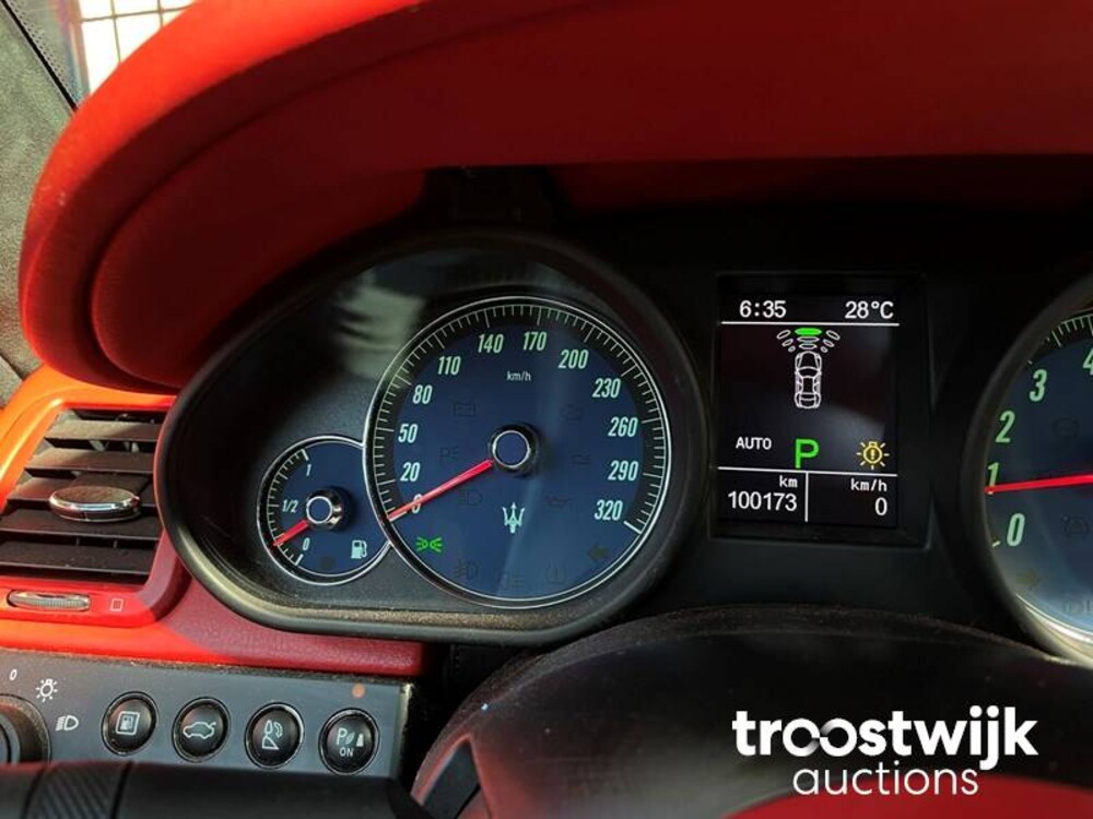 Maserati Quattroporte S 4.7 V8 430pk 2008