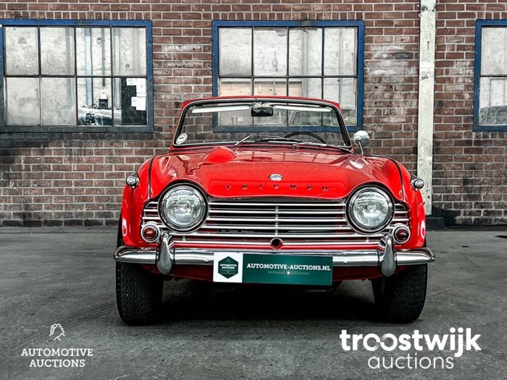 Triumph TR 4 A 2.1A Cabriolet -Org.NL- 1966, 49-21-BX