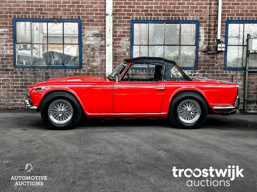 Triumph TR 4 A 2.1A Cabriolet -Org.NL- 1966, 49-21-BX