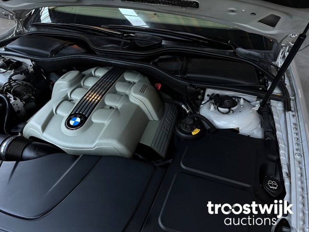 BMW 745i Executive E65 4.4 V8 333pk 2003 -Youngtimer-