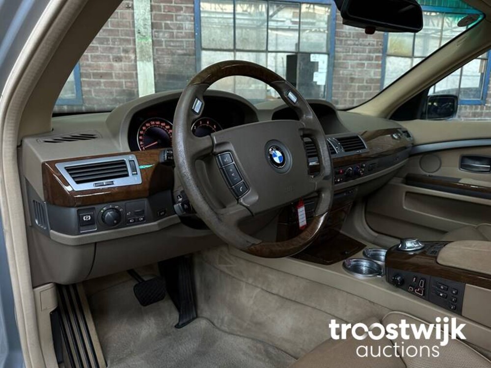 BMW 745i Executive E65 4.4 V8 333pk 2003 -Youngtimer-