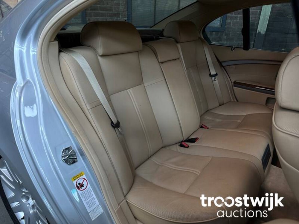 BMW 745i Executive E65 4.4 V8 333pk 2003 -Youngtimer-