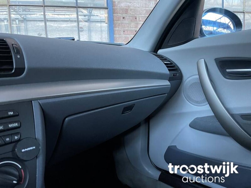 BMW 116i High Executive 116hp 2005 1-Series, 75-RK-JD