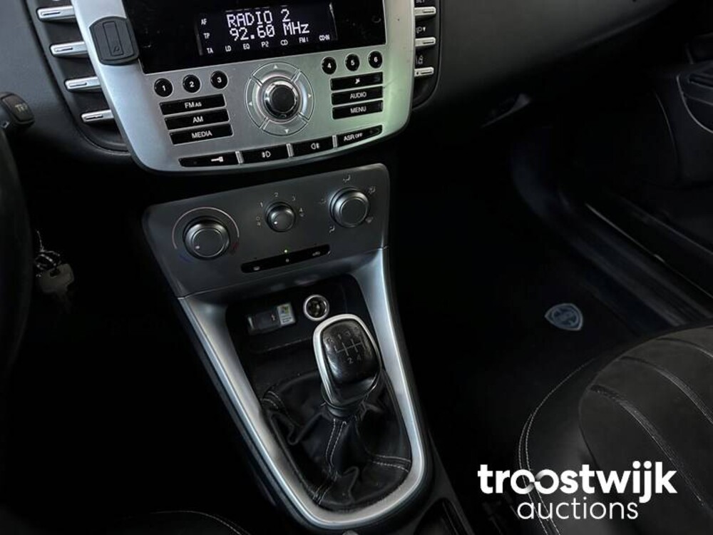 Lancia Delta 1.4-16V Argento 150pk 2008, G-012-LX