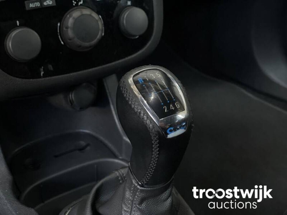 Opel Corsa OPC 1.6-16V Turbo 192pk 2010, XV-826-F