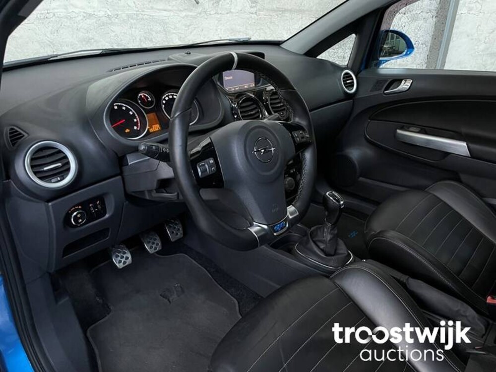 Opel Corsa OPC 1.6-16V Turbo 192pk 2010, XV-826-F