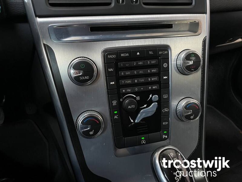 Volvo XC60 2.0 D4 FWD Ocean Race 181pk 2015, H-860-NR