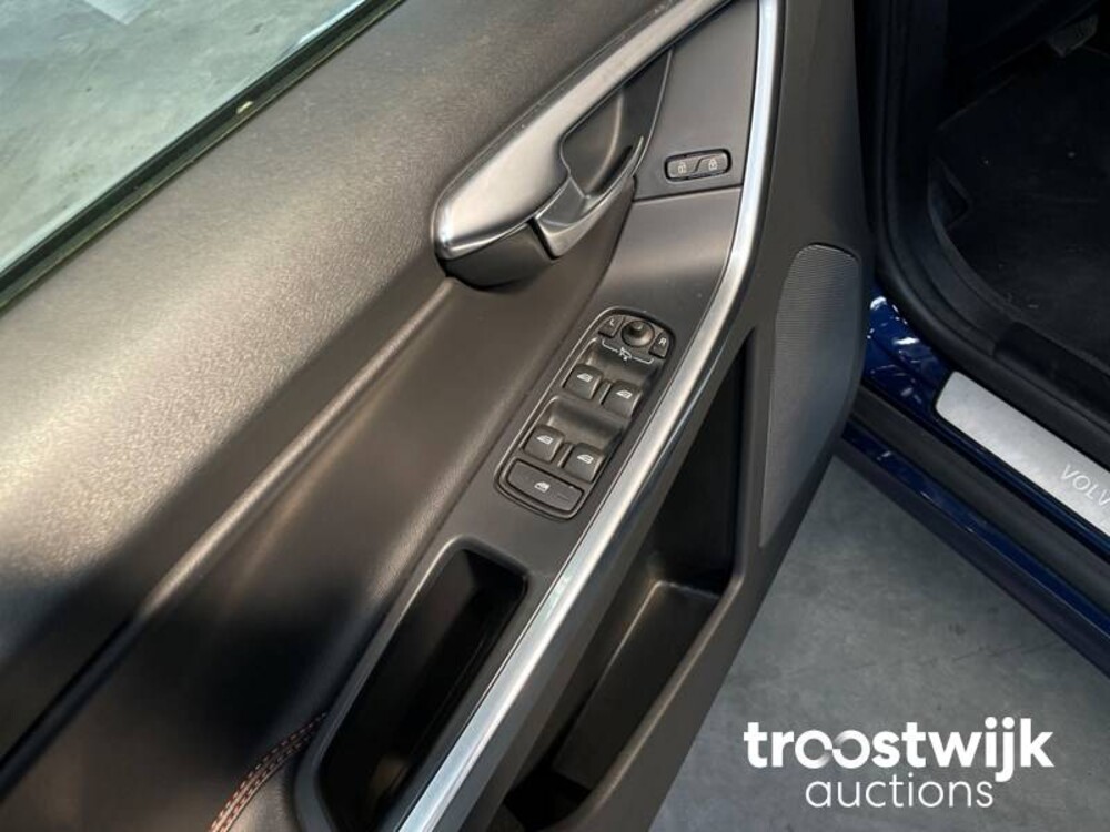 Volvo XC60 2.0 D4 FWD Ocean Race 181pk 2015, H-860-NR