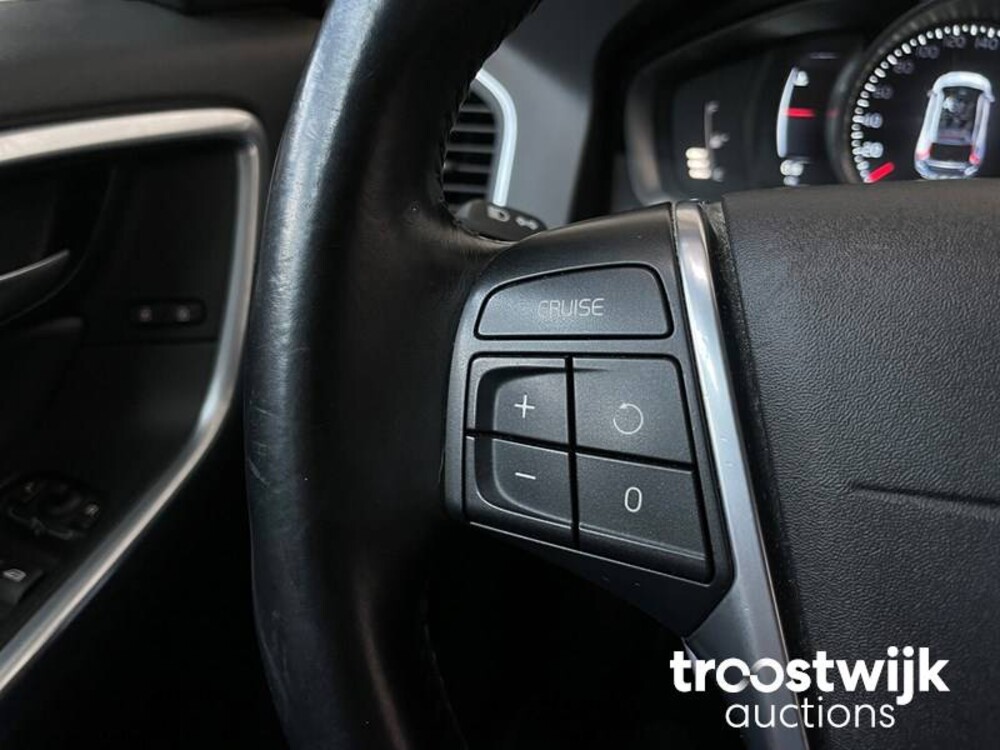 Volvo XC60 2.0 D4 FWD Ocean Race 181pk 2015, H-860-NR