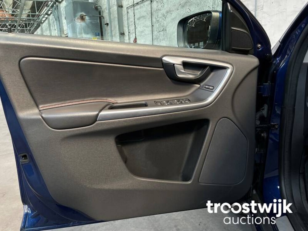 Volvo XC60 2.0 D4 FWD Ocean Race 181pk 2015, H-860-NR