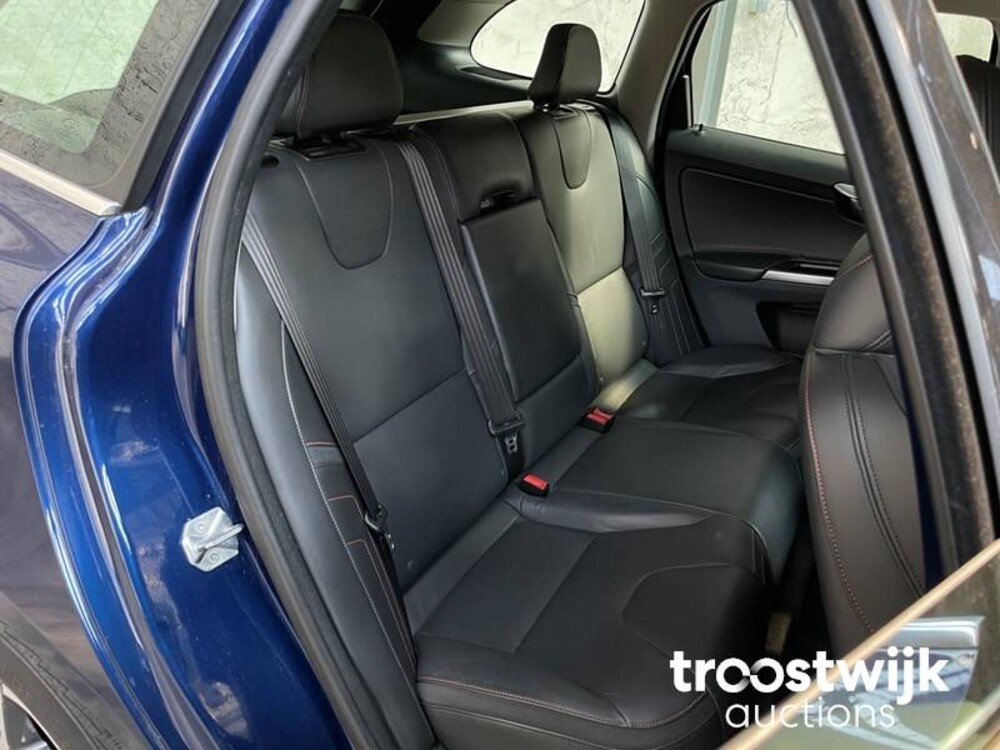 Volvo XC60 2.0 D4 FWD Ocean Race 181pk 2015, H-860-NR