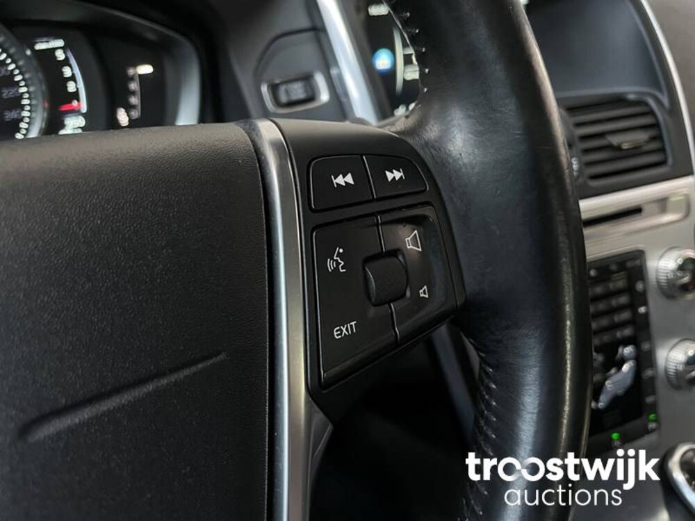 Volvo XC60 2.0 D4 FWD Ocean Race 181pk 2015, H-860-NR