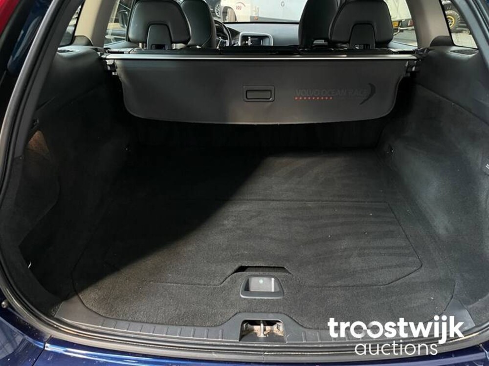 Volvo XC60 2.0 D4 FWD Ocean Race 181pk 2015, H-860-NR