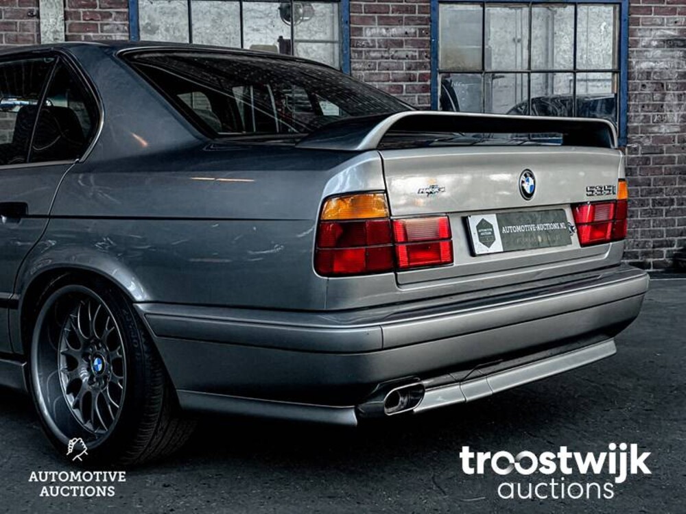 BMW 535i Hartge E34 5-serie 239pk 1989, XV-93-JS