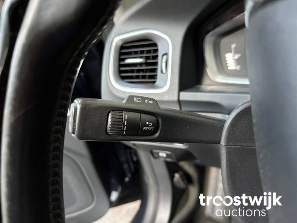 Volvo V60 2.4 D6 AWD Plug-In Hybrid Summum 299pk 2013, -Orig.NL-, 4-SXL-88