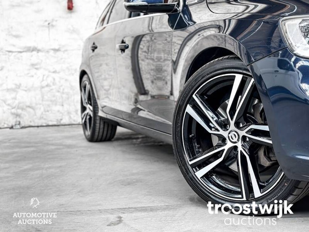 Volvo V60 2.4 D6 AWD Plug-In Hybrid Summum 299pk 2013, -Orig.NL-, 4-SXL-88