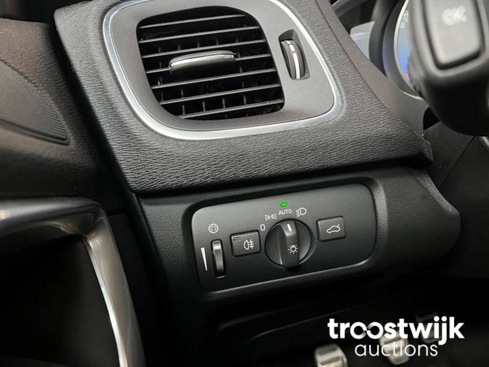 Volvo V40 2.0 D2 R-Design Business 120PS 2015, -Orig.NL-, GT-295-V