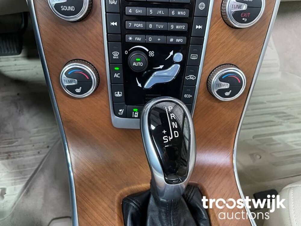 Volvo S60 T5 Summum L 245PS 2016