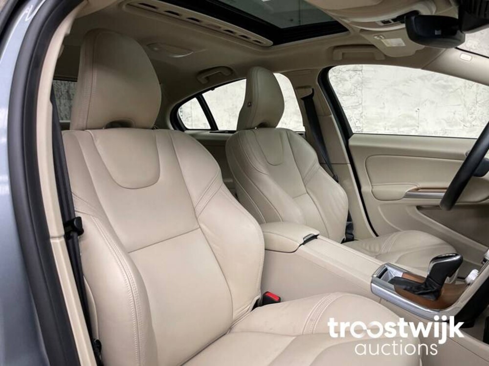 Volvo S60 T5 Summum L 245PS 2016