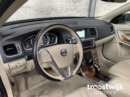 Volvo S60 T5 Summum L 245hp 2016