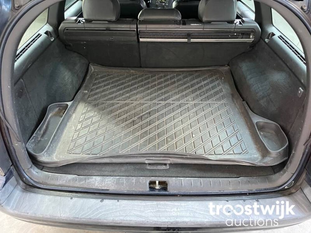 Volvo V70 2.4 Comfort Line 140PS 2001, -Orig.NL-, 13-HG-DF