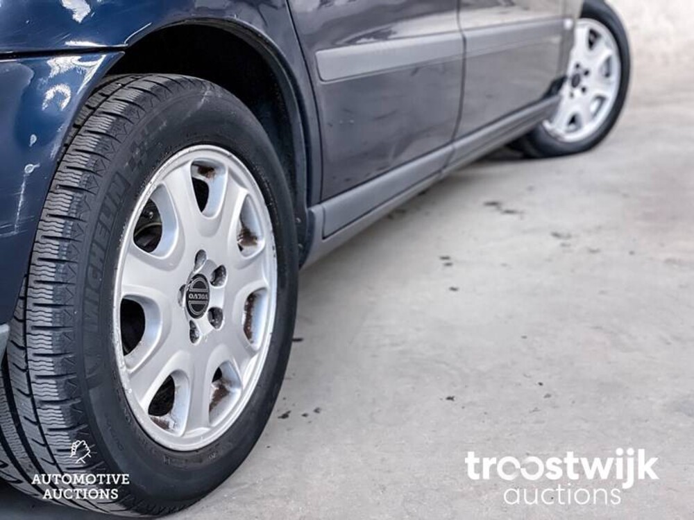 Volvo V70 2.4 Comfort Line 140PS 2001, -Orig.NL-, 13-HG-DF