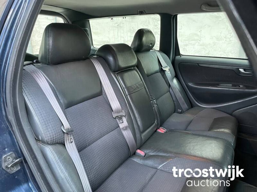 Volvo V70 2.4 Comfort Line 140PS 2001, -Orig.NL-, 13-HG-DF