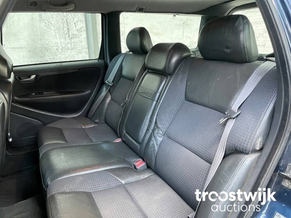 Volvo V70 2.4 Comfort Line 140PS 2001, -Orig.NL-, 13-HG-DF