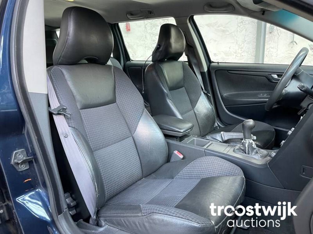 Volvo V70 2.4 Comfort Line 140PS 2001, -Orig.NL-, 13-HG-DF